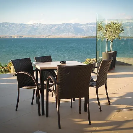 Διαμέρισμα & Restaurant Condura Croatica Nin-sabunike *