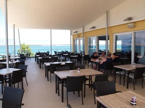 & Restaurant Condura Croatica Nin-sabunike *